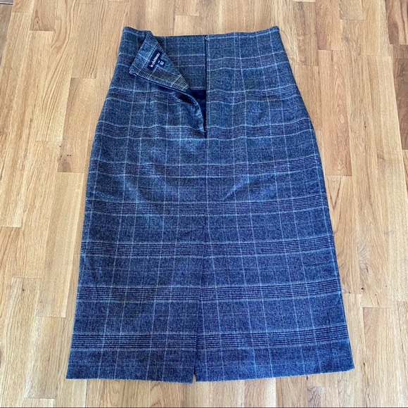 Le Chateau Pencil Skirt - Picture 4 of 9